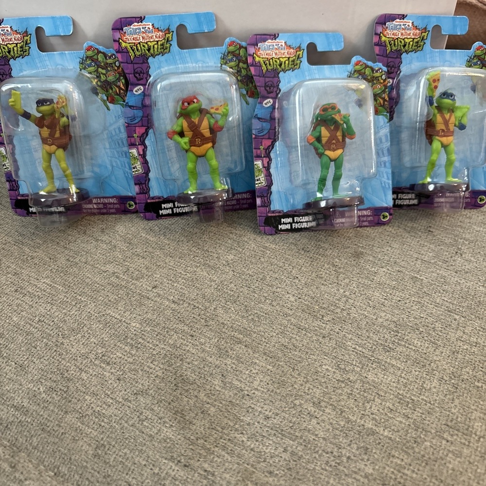 Tales of the Teenage Mutant Ninja Turtles Mini Figures  Complete Set Of 4